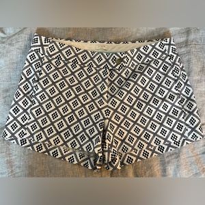 JCrew Factory stretch black and white shorts! Size 4